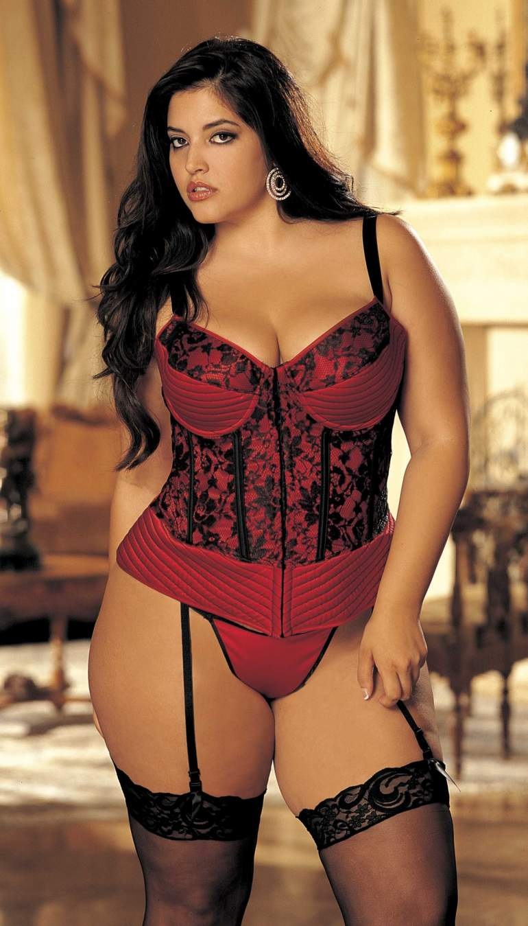 Эшли Алексис Plus Size