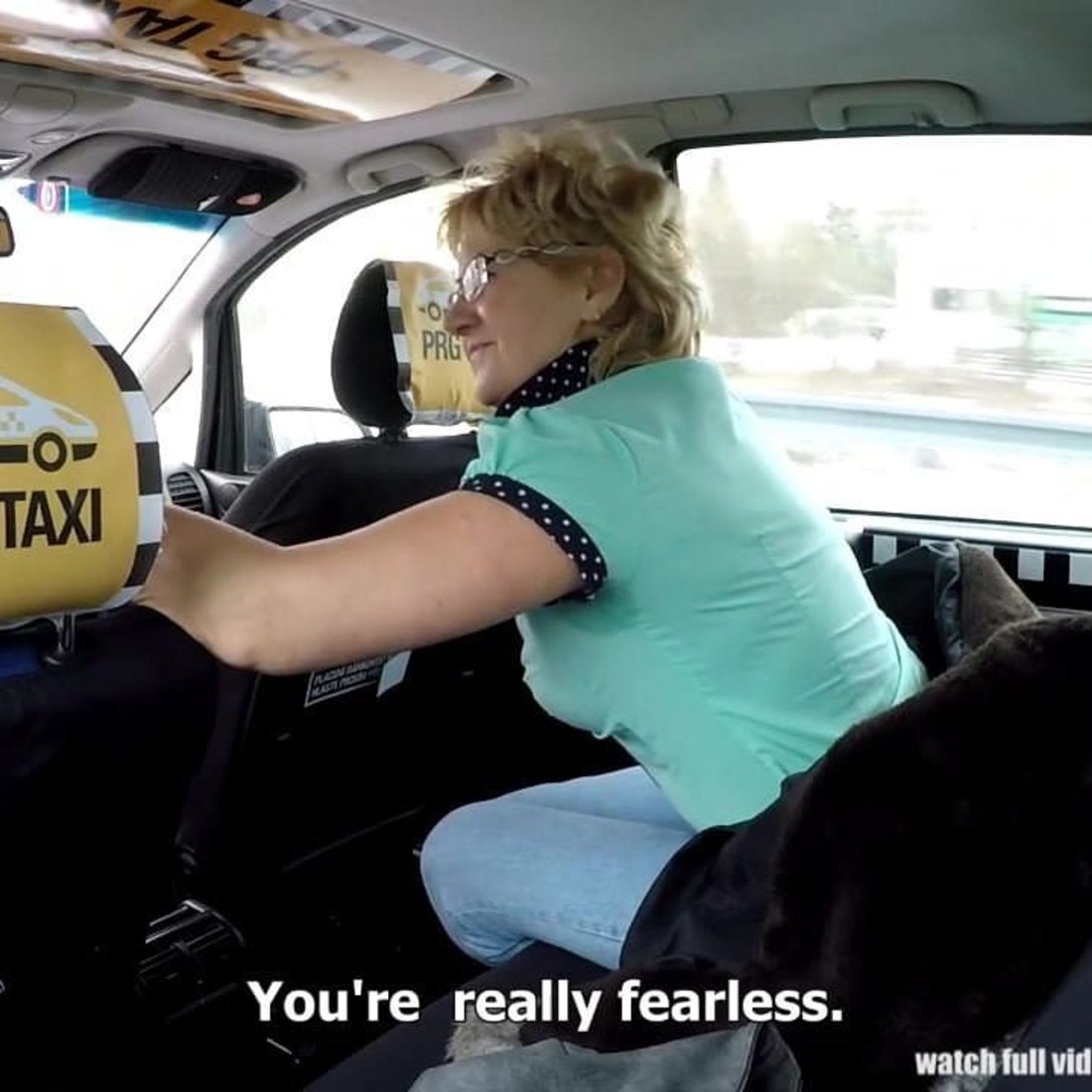Разделась в такси голая