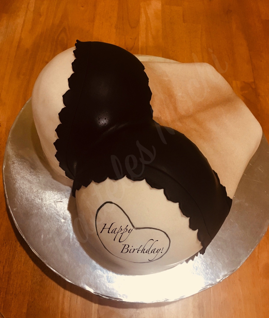 Торт с фигуркой мужчины