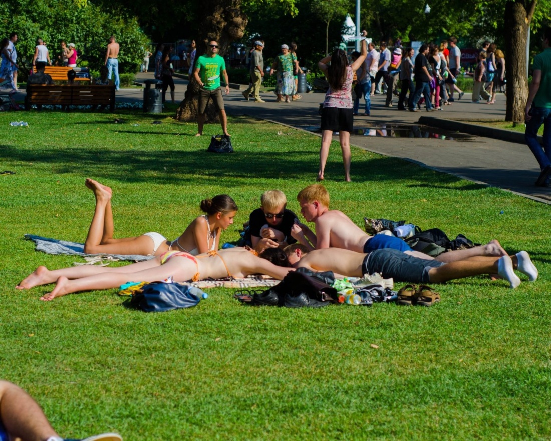 Голые бабы на красной площади