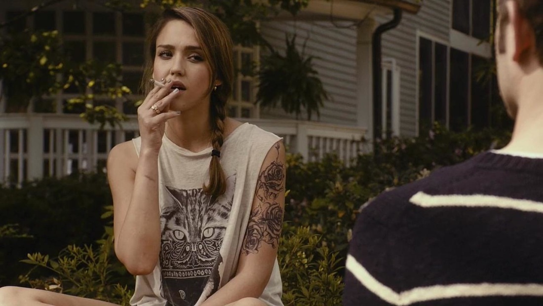 Голая задница Кэтрин Хан