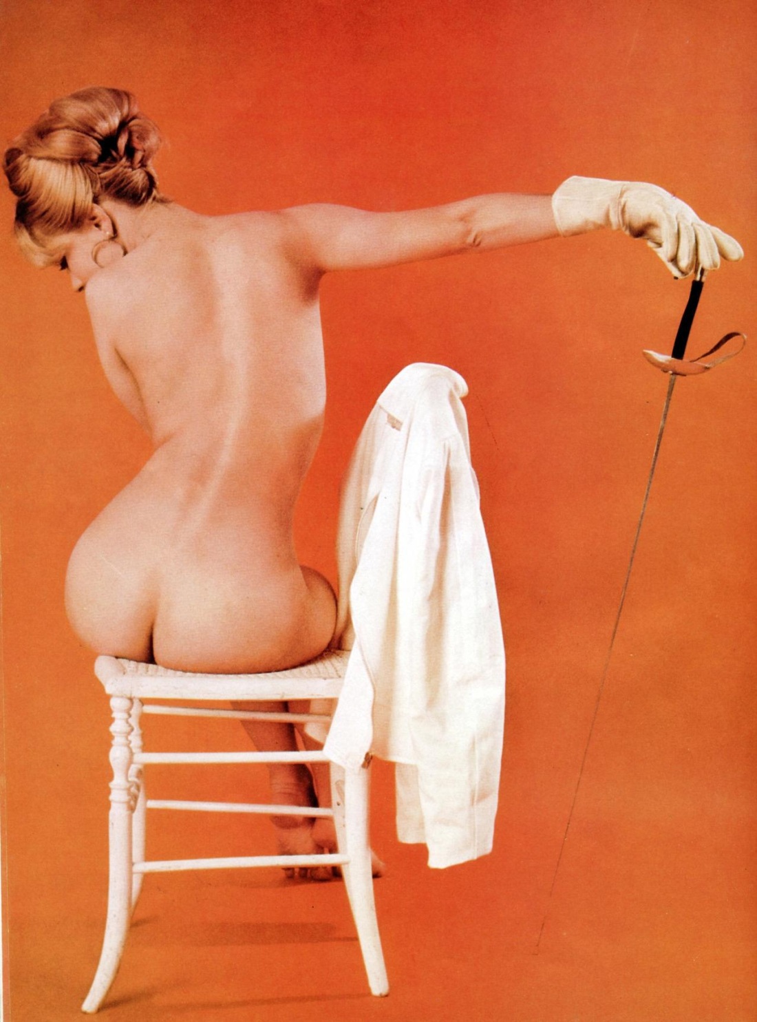 Голые фехтовальщицы