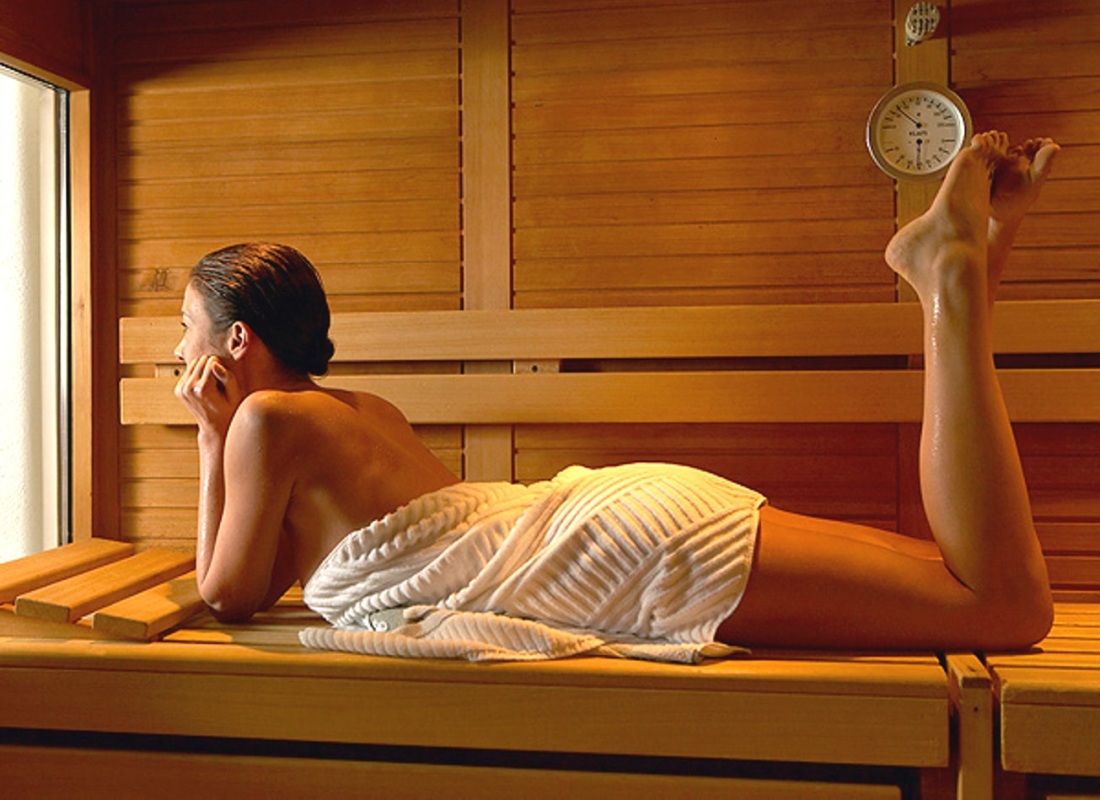 Женщины в парилке