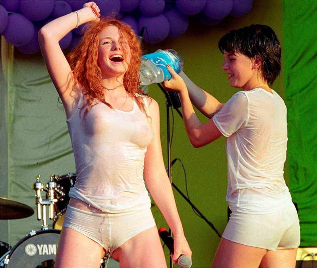 Лена Катина и Юля Волкова голые