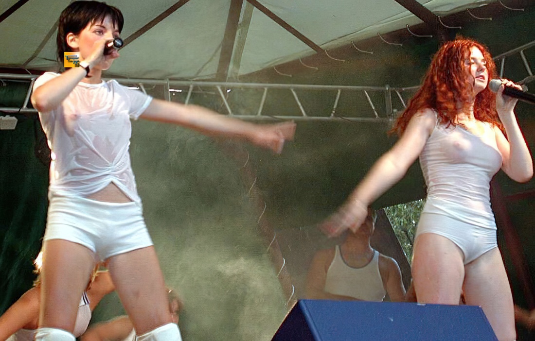 Юля Волкова тату голая