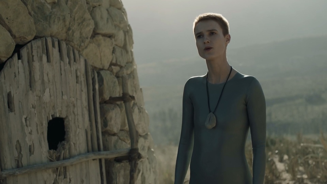 Аманда Коллинз raised by Wolves nude