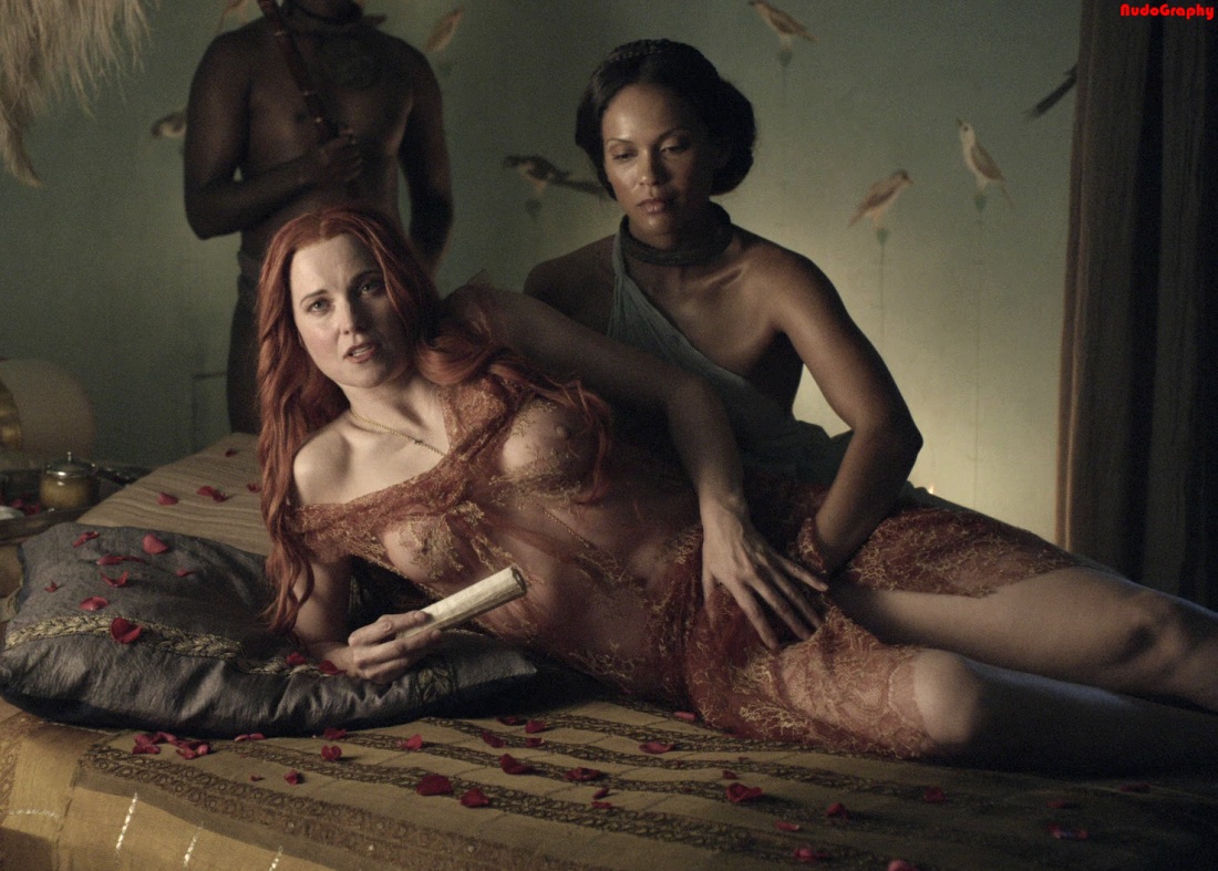 Люси Лоулесс в Spartacus: Gods of the Arena (2011)