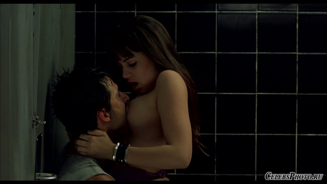 Ана де Армас топлесс