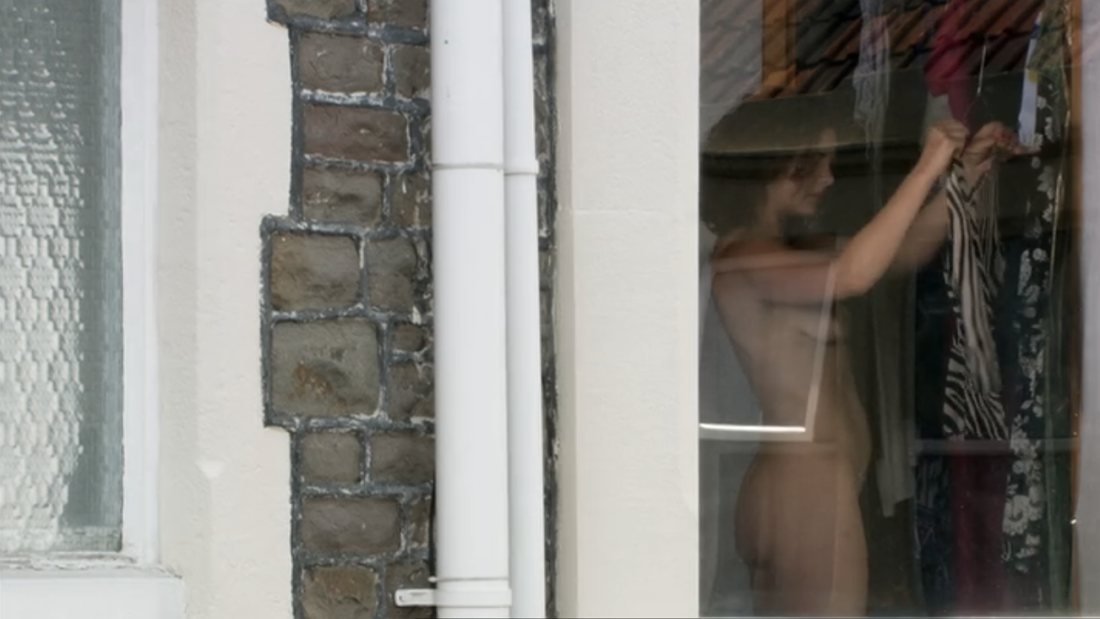 Голые женщины в окнах подглядывание