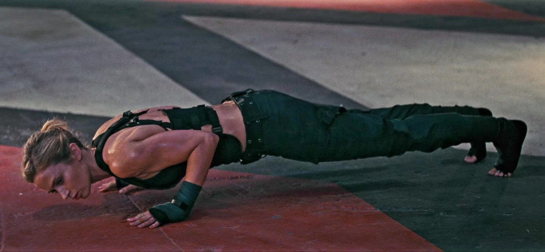 Эмили Блант постельные сцены