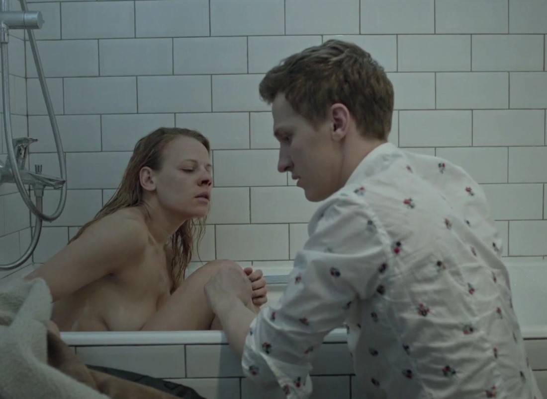 Карина Андоленко в купальнике