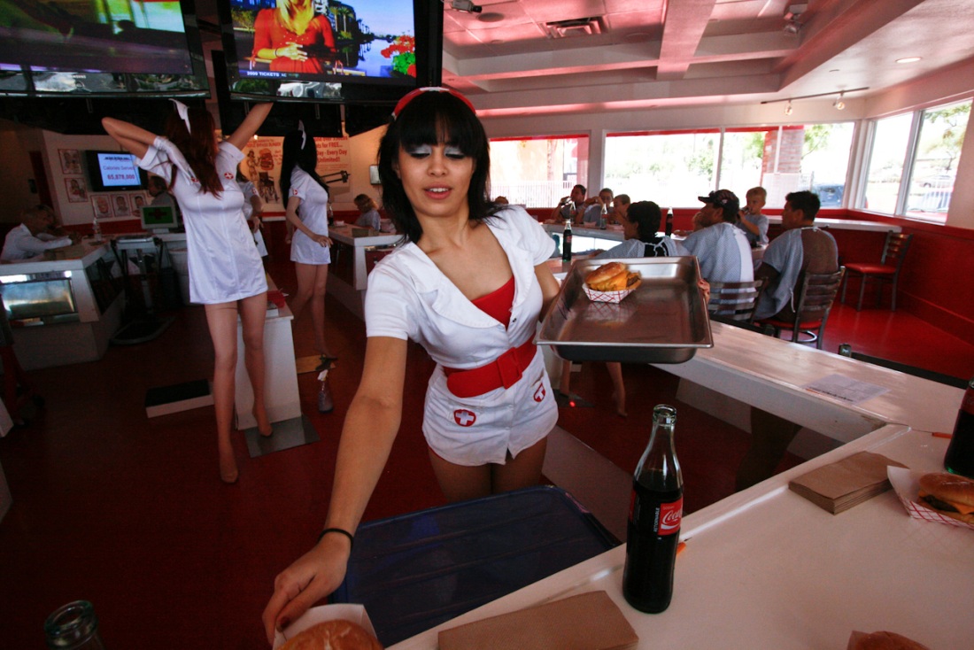 Heart Attack Grill Лас-Вегас официантки