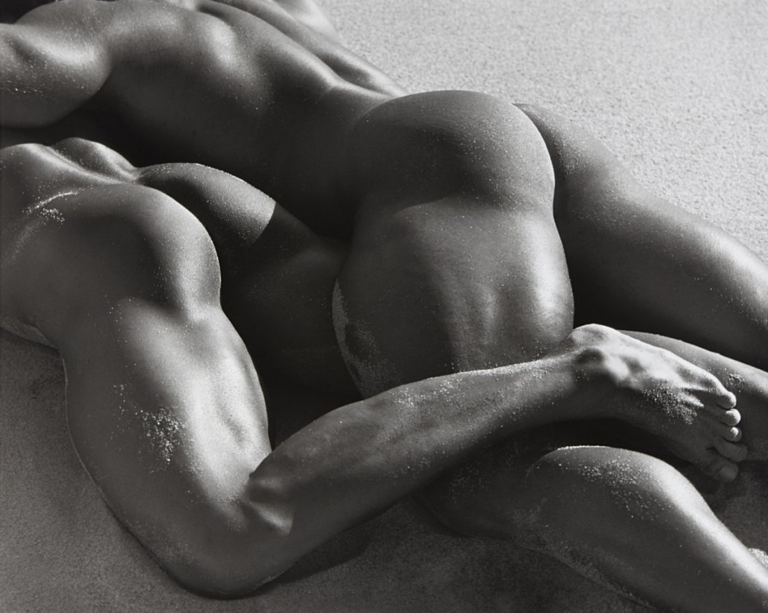 Красивое голое мужское тело