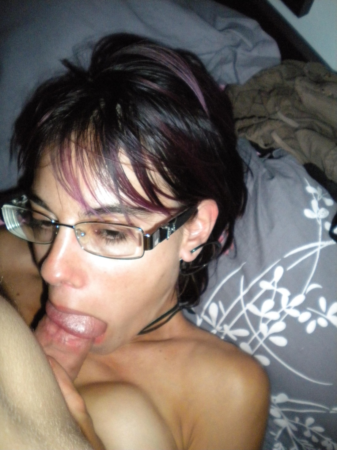 Голые брюнетки в очках частное