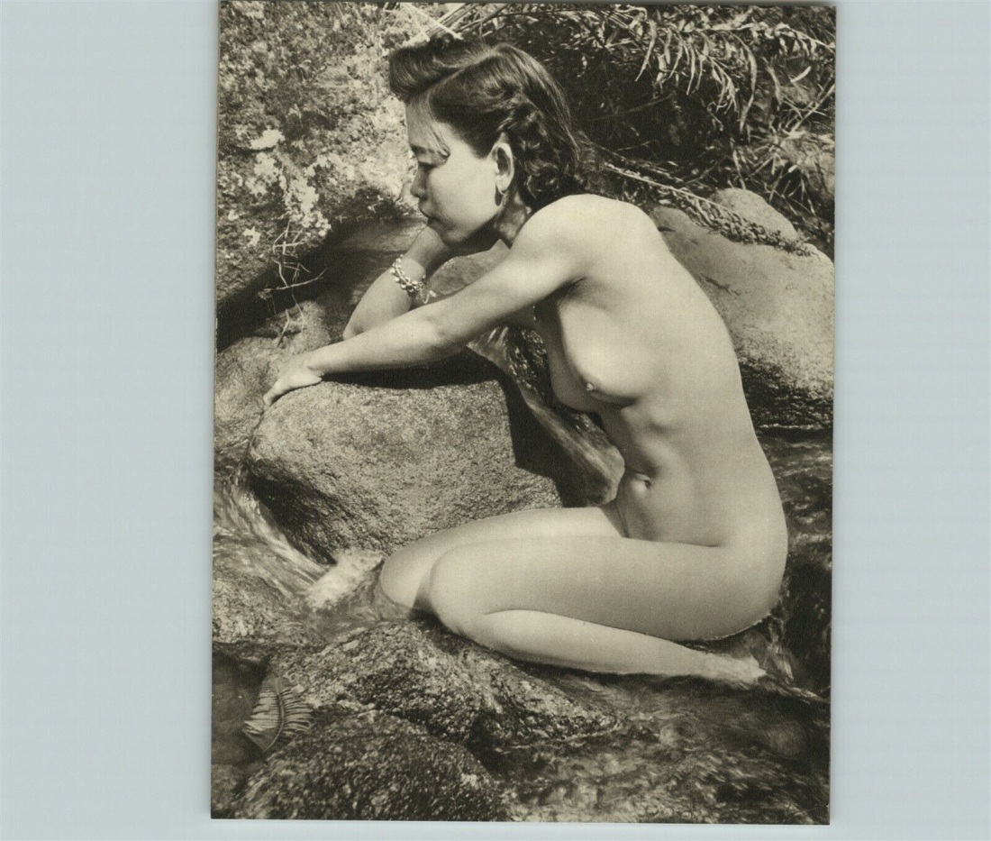 Голые женщины Азии ретро