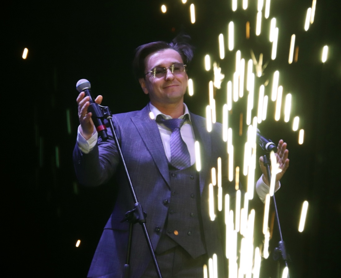 Дмитрий Дюжев торс