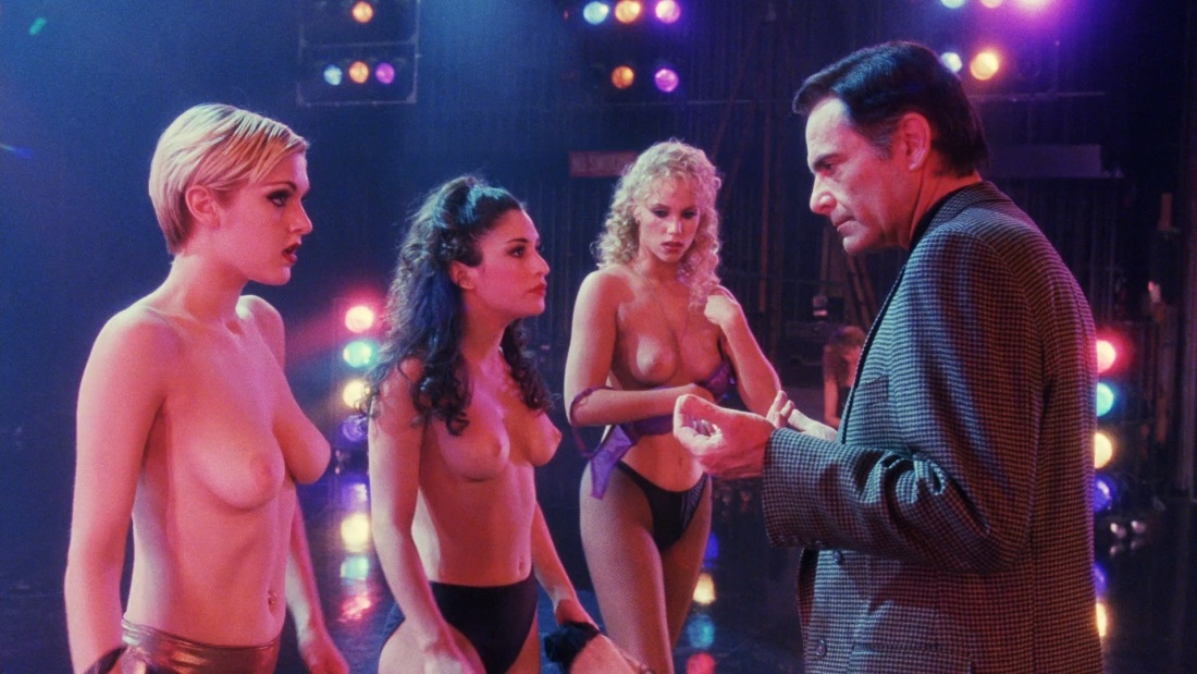 Элизабет Беркли голая в фильме