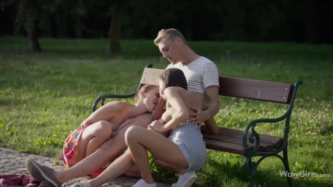 Групповой трах на улице