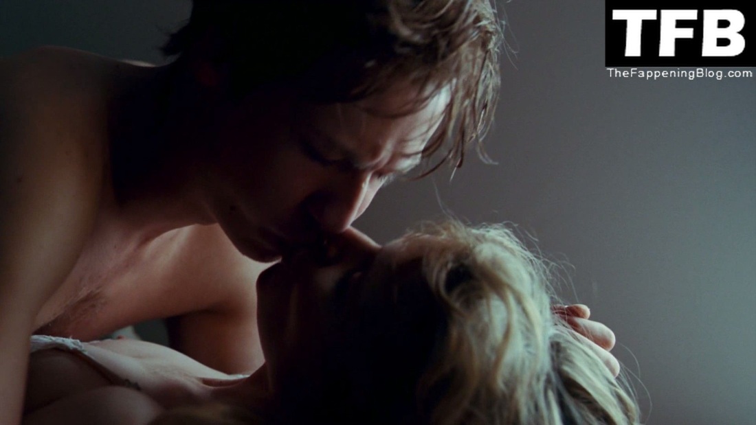 Каролина Херфурт сиськи