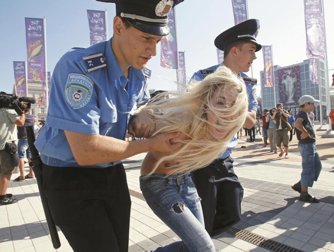 Девушки задержанные полицией