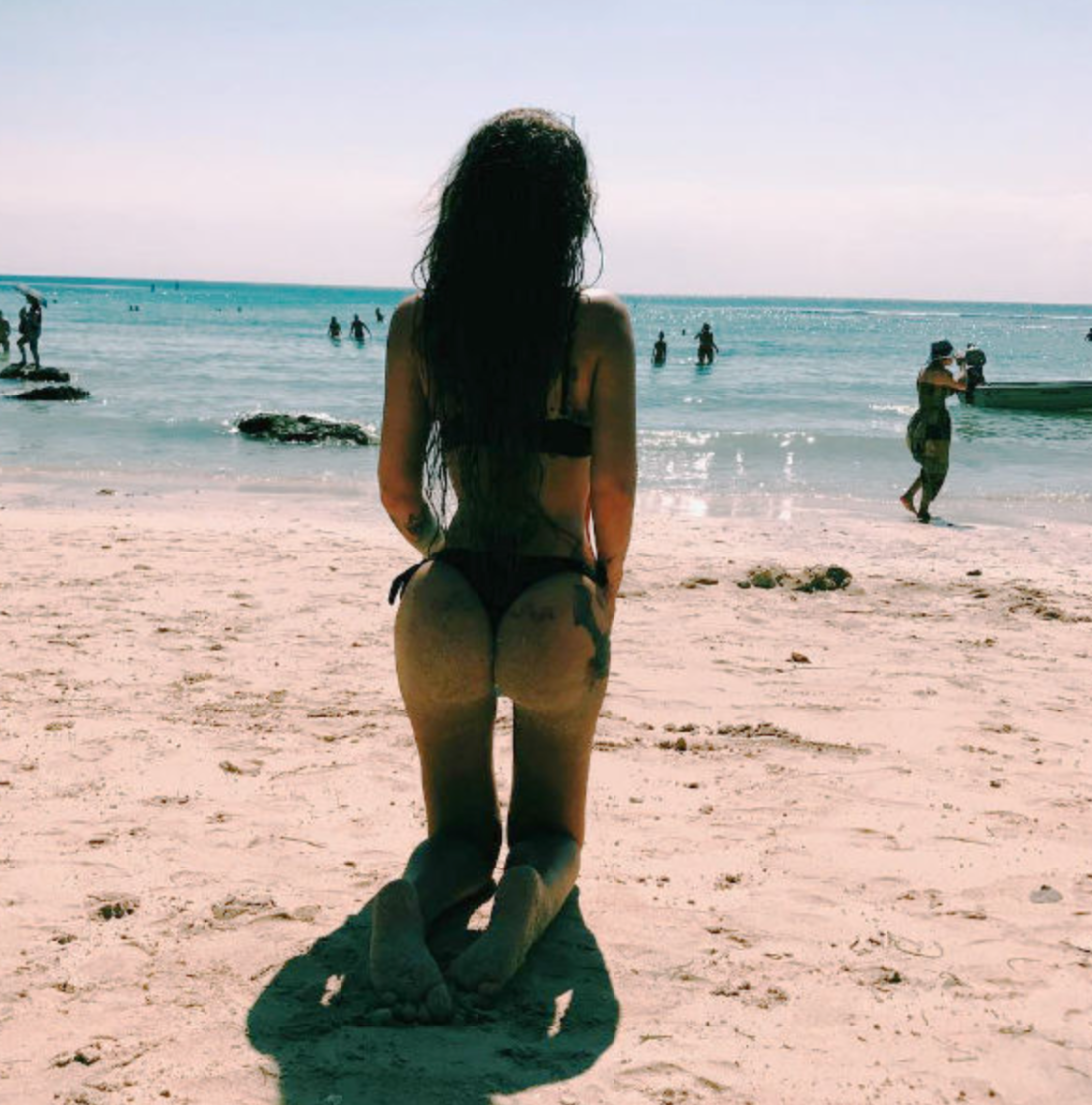 Айза Долматова