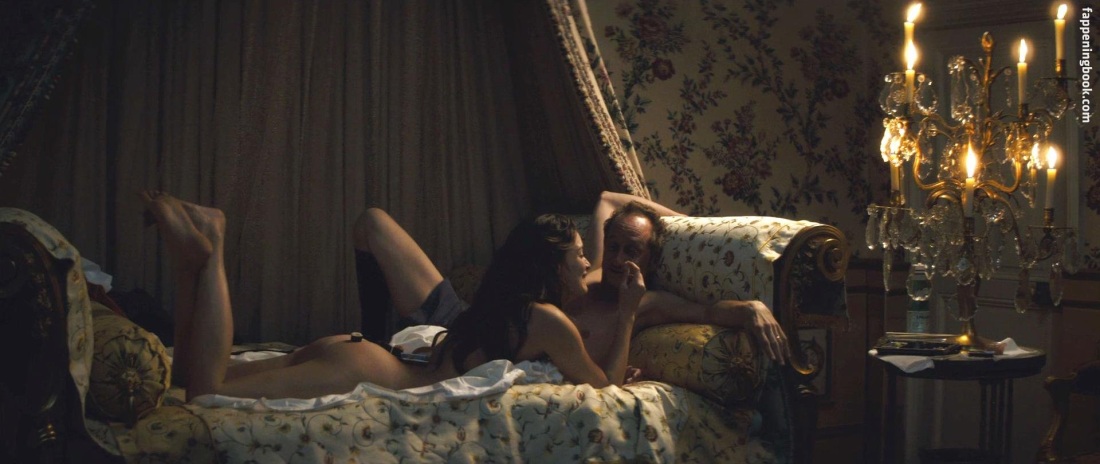 Шарлотта Ле Бон плейбой