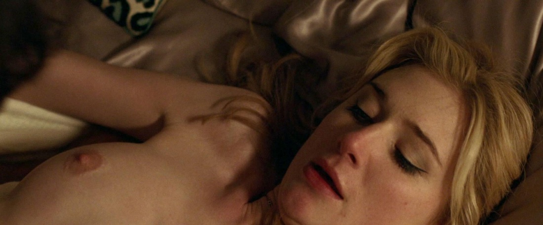 Элизабет Дебики сиськи