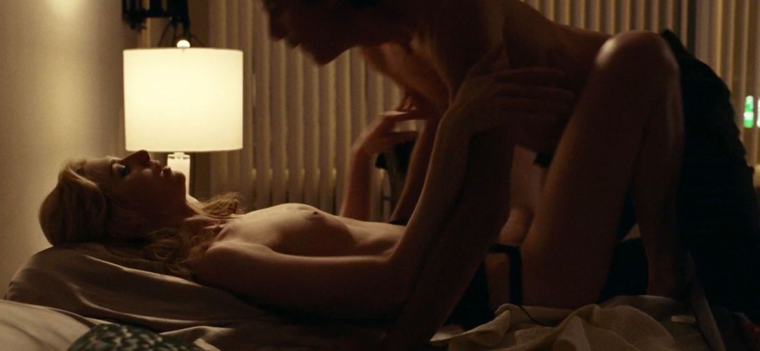 Элизабет Дебики горячие сцены