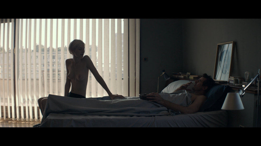 Элизабет Дебики сиськи