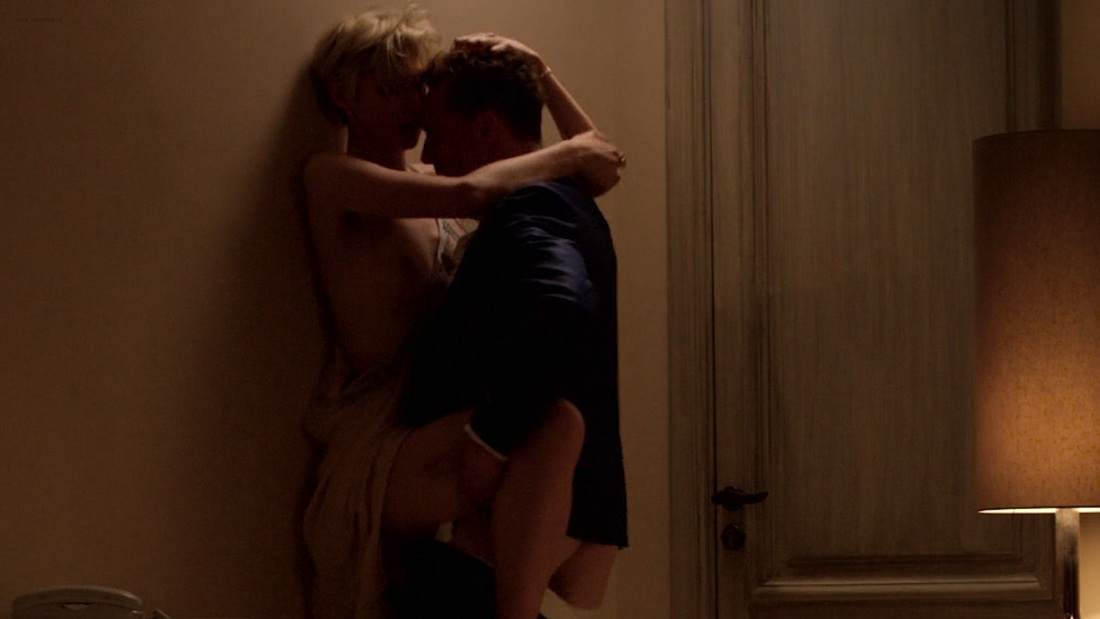 Элизабет Дебики вагина