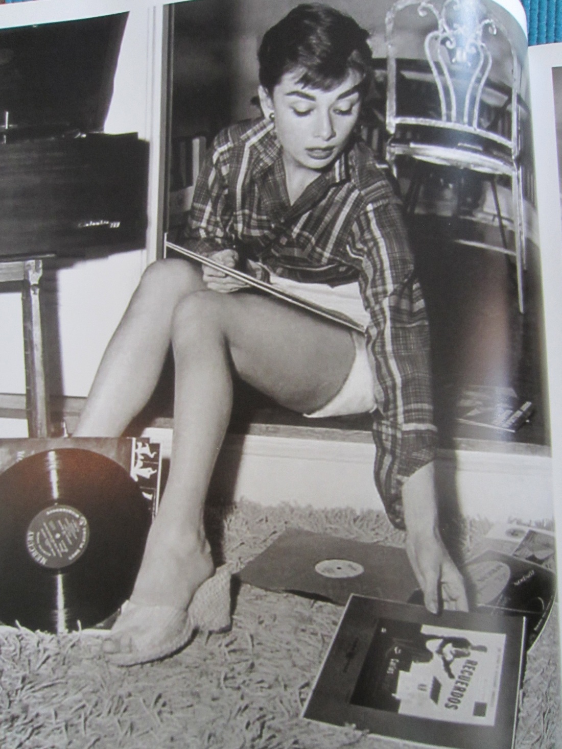 Картины с женщиной с кляпом