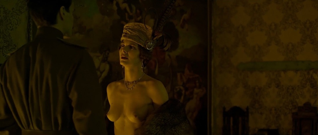 Елизавета Боярская в эротических сценах