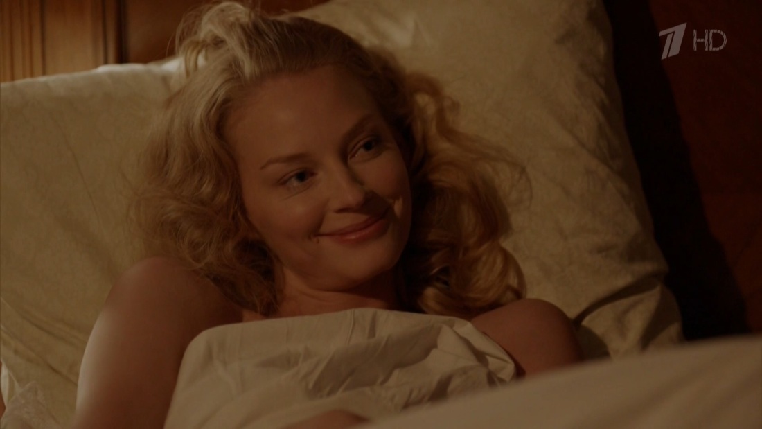 Актриса Аманда Сейфрид сиськи