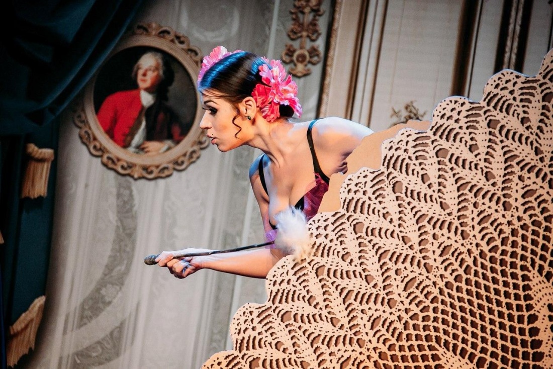 Саша Солдатова шпагат