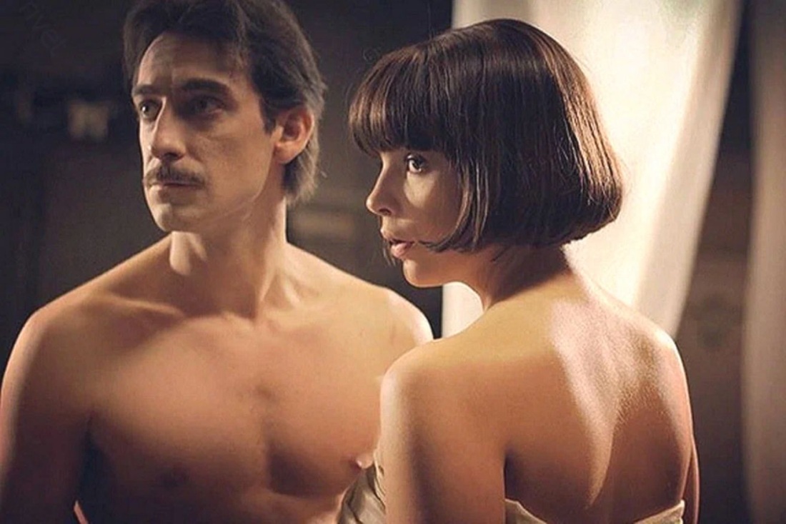 Артем Ткаченко красная Королева