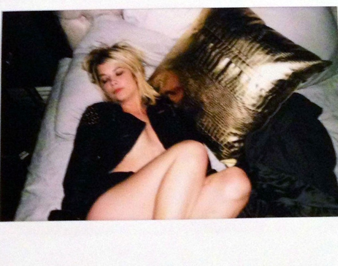 Эшли Бенсон ICLOUD