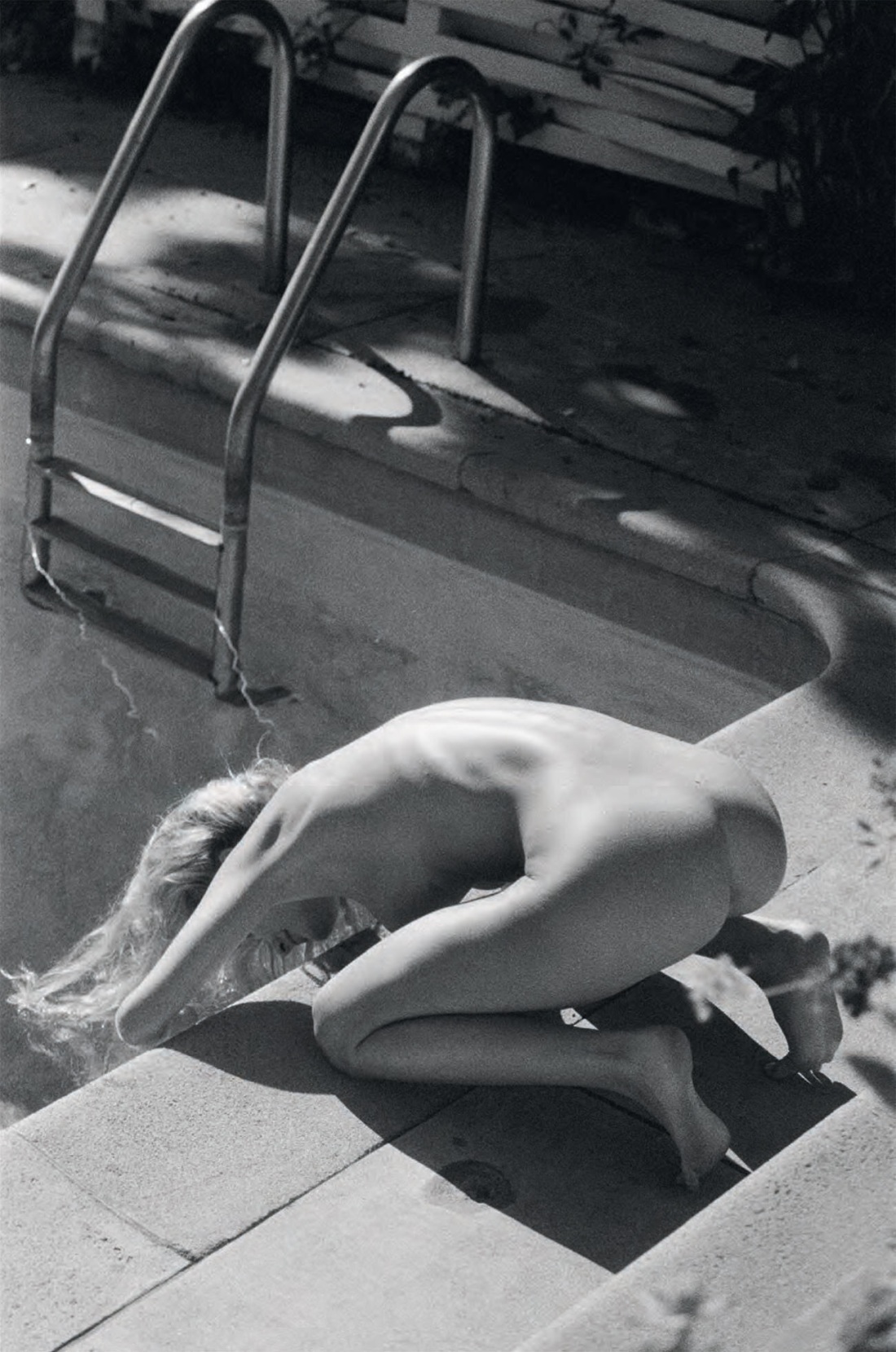 Ню картинки с маслом и дымом