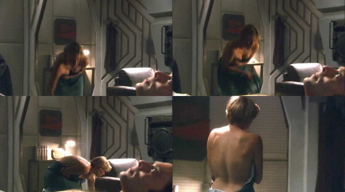 Голая Наташа Хенстридж в фильме особь