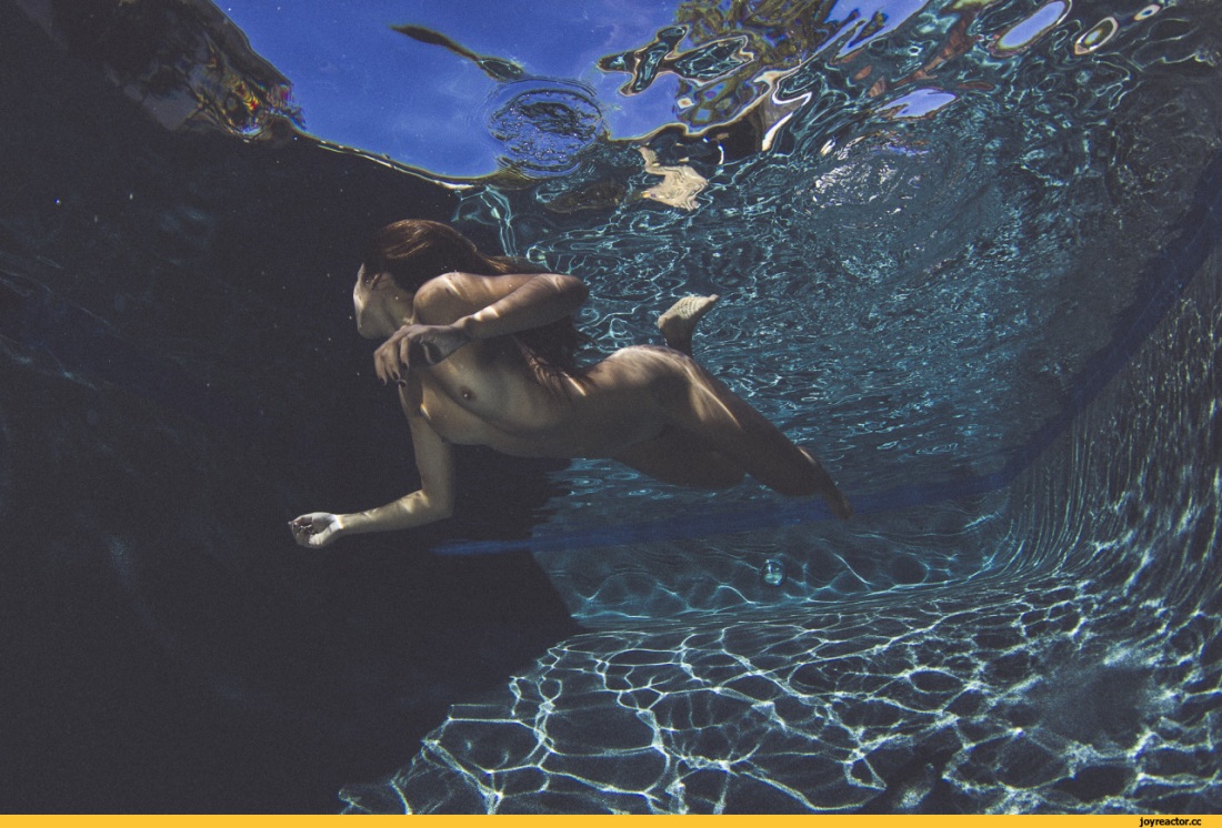 Эротическая фотосессия в воде