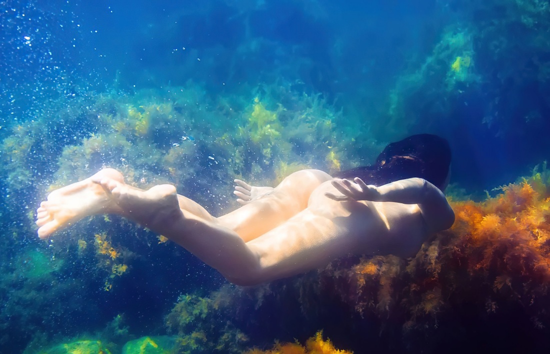 Подводные съемки ню