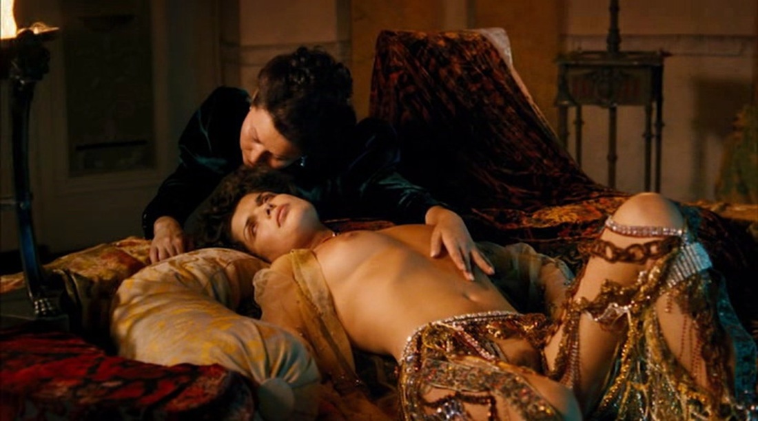 Анна Азарова обнаженка