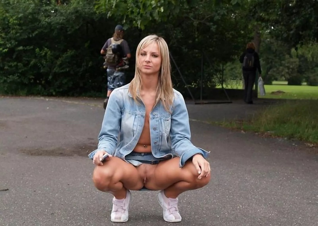 На корта ках без трусов