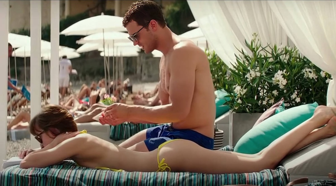 Дакота Джонсон голая попка