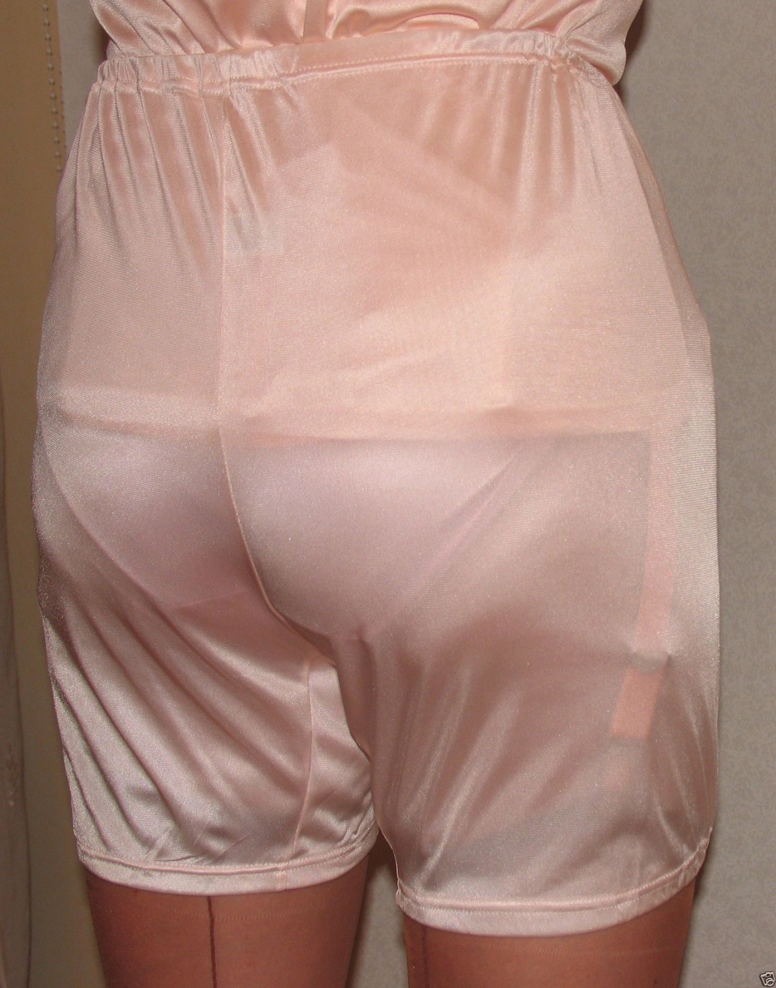 Теща в ночнушке без трусов