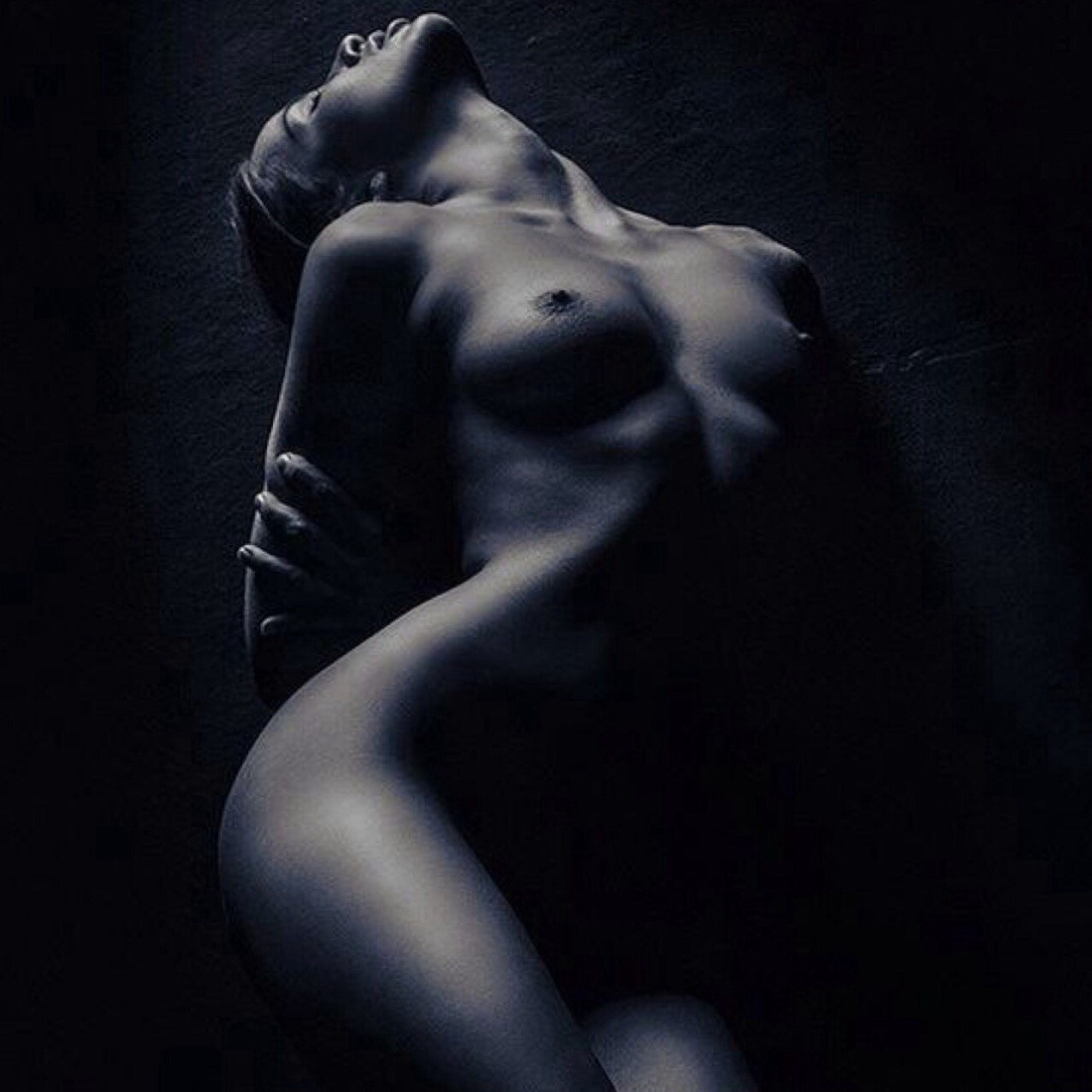 Эротические тени девушек