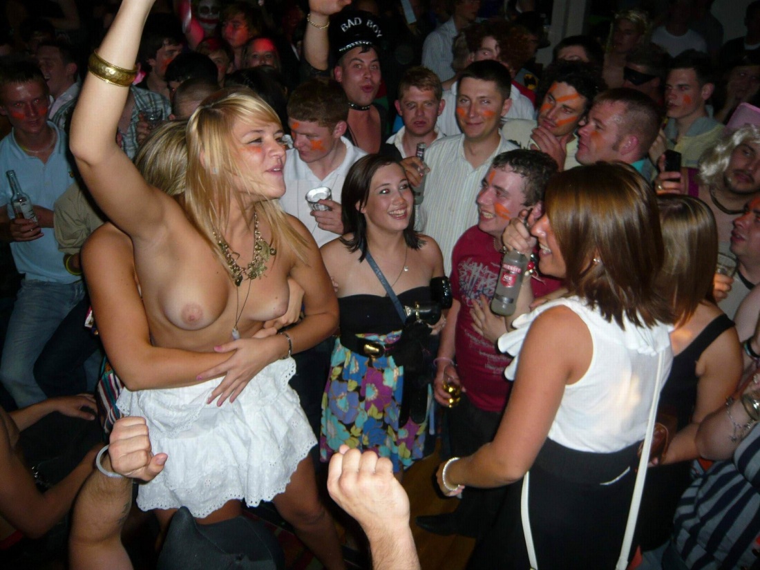 Грудь на корпоративе