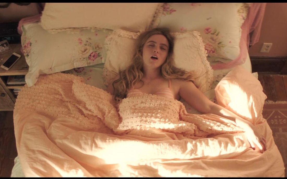 Порнозвезда Кара Делевинь