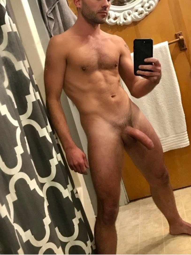 голые мужчины на зеркало фото 35