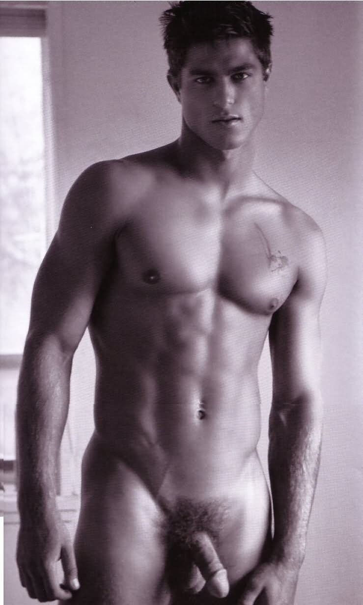 Фотосессия голых мужчин