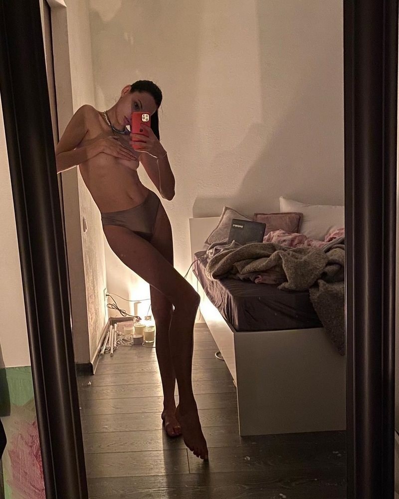 Полина фаворская 18